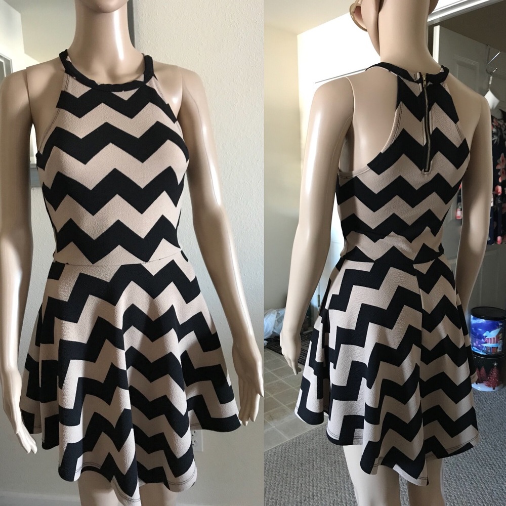 RUE21 Chevron dress